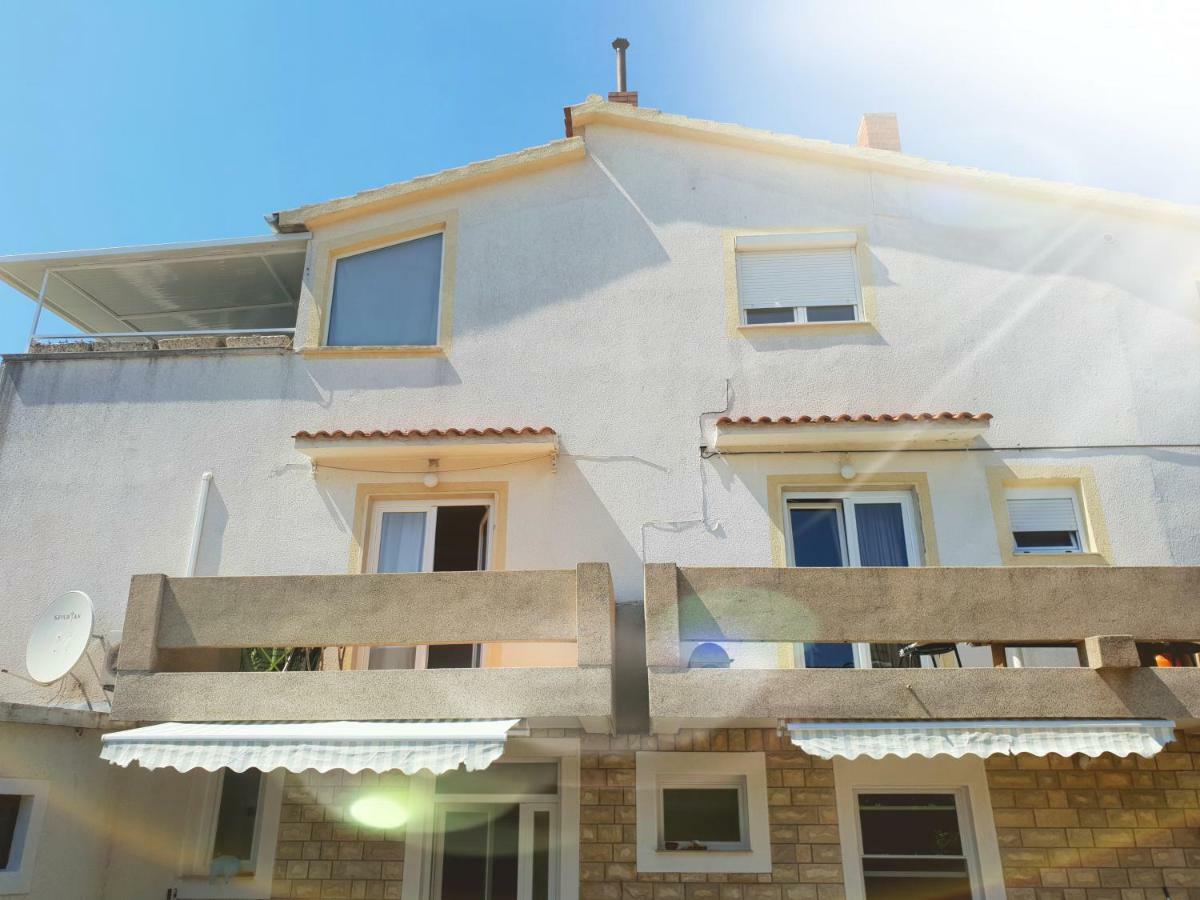 Apartments Petrovic Pirovac Luaran gambar