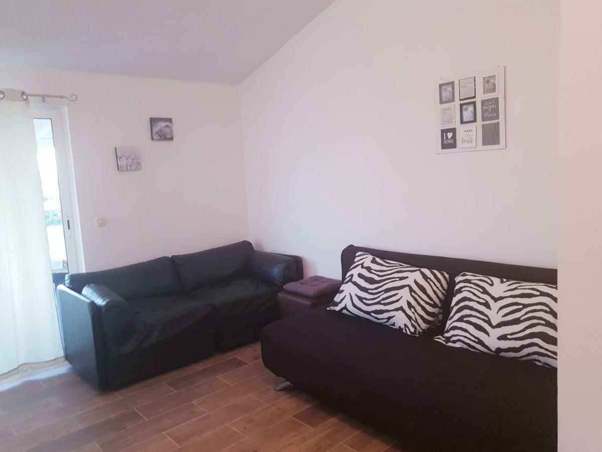 Apartments Petrovic Pirovac Luaran gambar